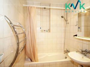 Pronájem bytu 2+1, Karlovy Vary, Foersterova, 86 m2