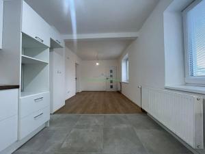 Prodej bytu 2+kk, Frenštát pod Radhoštěm, nám. Míru, 47 m2