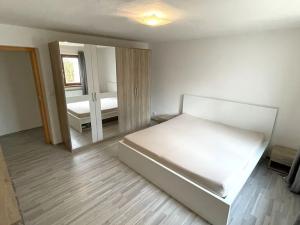 Pronájem bytu 2+1, Praha - Písnice, Ladislava Coňka, 84 m2