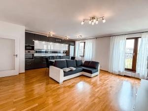Pronájem bytu 2+kk, Praha - Hrdlořezy, Učňovská, 68 m2