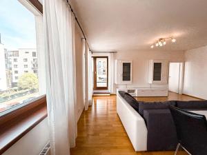 Pronájem bytu 2+kk, Praha - Hrdlořezy, Učňovská, 68 m2