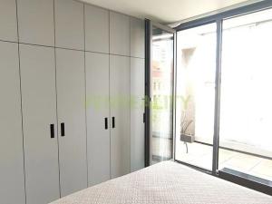 Pronájem bytu 2+kk, Praha - Košíře, Hlaváčkova, 51 m2