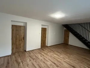 Pronájem bytu 3+1, Záchlumí, 103 m2