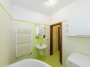 Pronájem bytu 2+kk, Olomouc, Jeremiášova, 60 m2