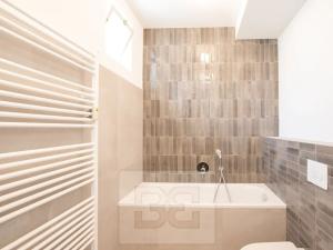 Pronájem bytu 3+kk, Praha - Libeň, Sokolovská, 70 m2