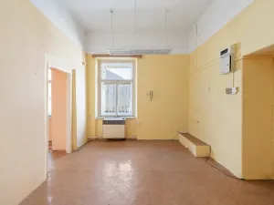 Prodej kanceláře, Hradec Králové, Tomkova, 1000 m2