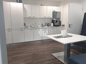 Pronájem kanceláře, Praha - Nusle, Doudlebská, 504 m2