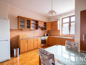 Prodej rodinného domu, Praha - Dolní Počernice, Jana Bílka, 301 m2