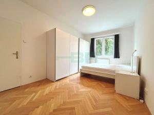 Pronájem bytu 2+kk, Praha - Strašnice, Krupská, 46 m2