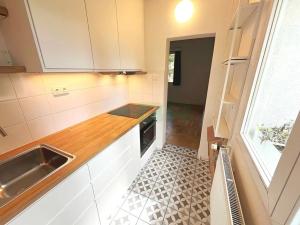 Pronájem bytu 2+kk, Praha - Strašnice, Krupská, 46 m2