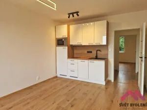 Pronájem bytu 2+kk, Praha - Kyje, Jamská, 37 m2
