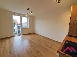 Pronájem bytu 2+kk, Praha - Kyje, Jamská, 37 m2