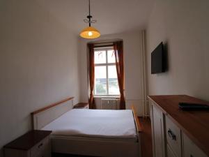 Pronájem bytu 2+1, Karlovy Vary, I. P. Pavlova, 54 m2