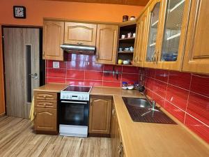Prodej bytu 3+1, Orlová, Okružní, 75 m2