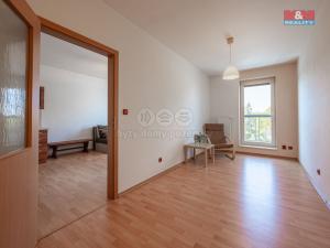 Prodej bytu 2+kk, Neveklov, náměstí Jana Heřmana, 47 m2
