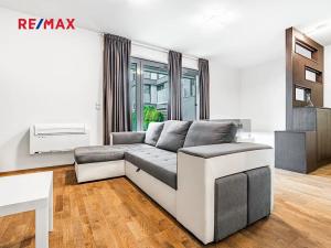 Prodej bytu 1+kk, Praha - Žižkov, Olšanská, 37 m2