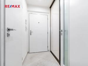 Prodej bytu 1+kk, Praha - Žižkov, Olšanská, 37 m2