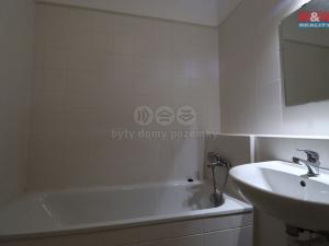 Pronájem bytu 1+kk, Praha, Hnězdenská, 39 m2