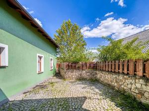 Prodej vícegeneračního domu, Senožaty, 182 m2