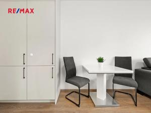 Pronájem bytu 1+kk, Praha - Hloubětín, U Tesly, 30 m2