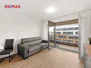 Pronájem bytu 1+kk, Praha - Hloubětín, U Tesly, 30 m2