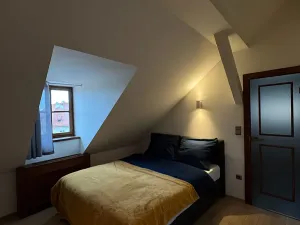 Pronájem bytu 3+1, Praha - Malá Strana, U lužického semináře, 133 m2