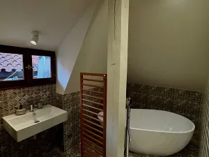 Pronájem bytu 3+1, Praha - Malá Strana, U lužického semináře, 133 m2