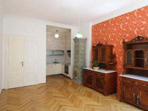 Prodej bytu 2+kk, Karlovy Vary, Svahová, 77 m2