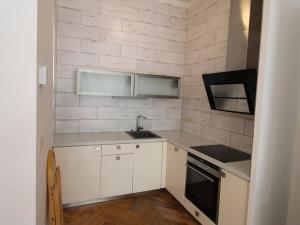 Prodej bytu 2+kk, Karlovy Vary, Svahová, 77 m2