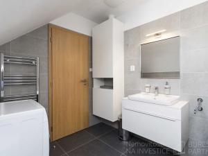 Pronájem bytu 2+kk, Praha - Libeň, Heydukova, 61 m2