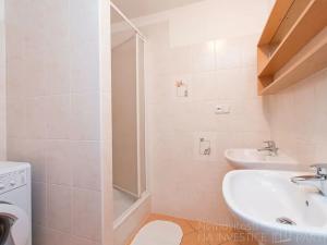 Pronájem bytu 2+1, Praha - Suchdol, Suchdolské náměstí, 58 m2