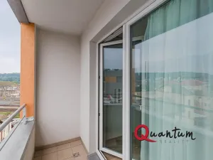 Pronájem bytu 1+kk, Praha - Vršovice, Novgorodská, 30 m2
