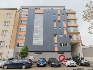 Pronájem bytu 1+kk, Praha - Vršovice, Novgorodská, 30 m2