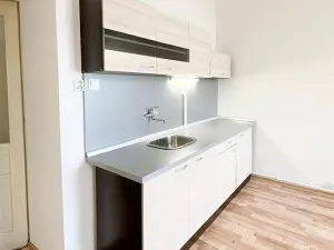 Pronájem bytu 2+1, Praha - Holešovice, Bubenské nábřeží, 69 m2