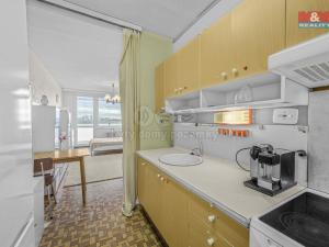 Prodej bytu 2+kk, Praha - Petrovice, Kurčatovova, 43 m2