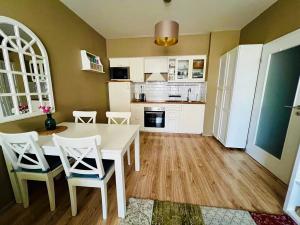 Pronájem bytu 2+kk, Praha - Žižkov, V zahrádkách, 52 m2