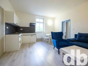 Pronájem bytu 2+kk, Karlovy Vary, Nejdecká, 63 m2