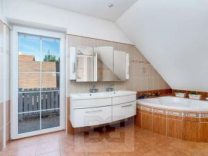 Prodej rodinného domu, Lány, Lipová, 314 m2