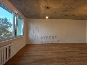 Prodej bytu 1+kk, Praha - Háje, Hlavatého, 27 m2