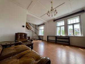 Pronájem rodinného domu, Praha - Lysolaje, Lysolajské údolí, 290 m2