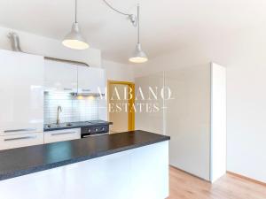 Pronájem bytu 1+kk, Praha - Střížkov, Zakšínská, 32 m2