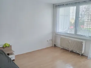 Pronájem bytu 1+kk, Pardubice, Družby, 37 m2
