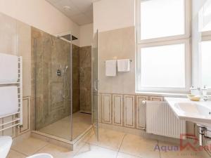 Prodej ubytování, Karlovy Vary, Jarní, 989 m2