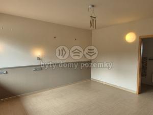 Pronájem bytu 1+kk, Králův Dvůr - Počaply, Pod Dálnicí, 27 m2
