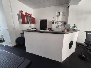 Pronájem obchodního prostoru, Kladno, Komenského, 96 m2