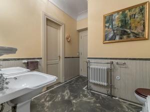 Pronájem bytu 3+1, Praha - Malá Strana, U lužického semináře, 150 m2