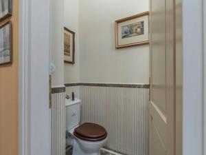 Pronájem bytu 3+1, Praha - Malá Strana, U lužického semináře, 150 m2