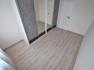 Pronájem bytu 3+kk, Praha - Kbely, Sedlářova, 77 m2