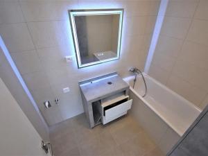 Pronájem bytu 3+kk, Praha - Kbely, Sedlářova, 77 m2