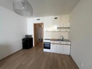 Prodej bytu 1+kk, Praha - Košíře, Hlaváčkova, 32 m2